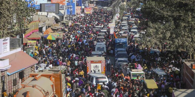 Massive 300-Km Traffic Jam at Maha Kumbh: Vehicles Stuck for Up to 48 Hours