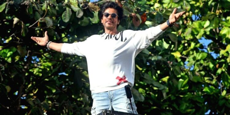 Here’s Why Shah Rukh Khan & Family Are Temporarily Moving Out of Mannat