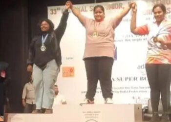 A 17-year-old gold medal-winning athlete tragically passed away after a 270kg barbell fell onto their neck during training