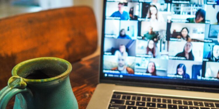 Unmuted and Unstoppable: Employee’s Accidental Concert Steals the Show in Online Meeting 2025