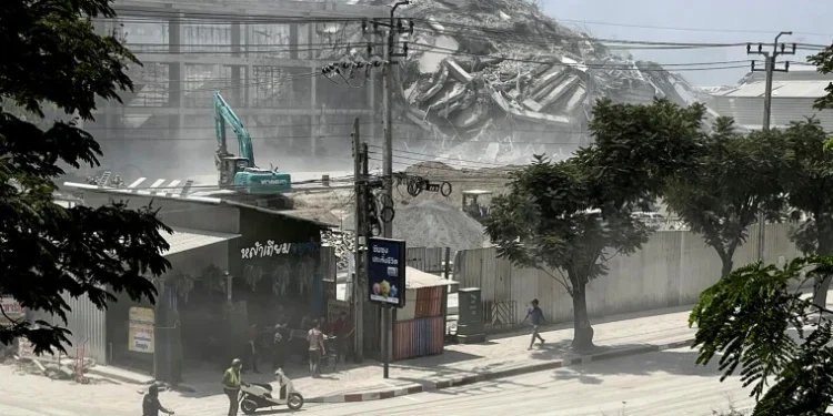 Massive 7.7-Magnitude Earthquake Strikes Myanmar, Shakes Bangkok