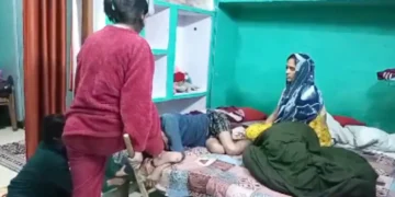 Shocking Video: Daughters and Mother Allegedly Assault Elderly Father in Madhya Pradesh