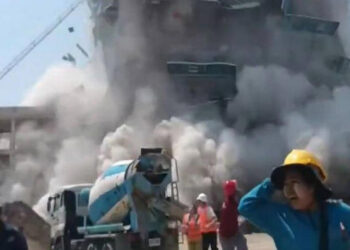 Massive 7.7 Magnitude Earthquake Rocks Myanmar, Waterfalls Seen Cascading from High-Rise