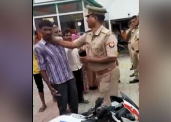 Agra Shocker: Inspector Caught on Camera Slapping Shopkeeper, Sparks Outrage 2025