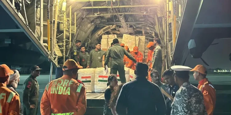 India Steps Up as the "First Responder": 15-Tonne Aid Arrives in Quake-Hit Myanmar