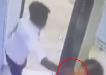 Chain Snatcher Caught Red-Handed on Moving Train: Stay Alert and Protect Your Belongings 2025