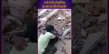 Drunk Men Mourn Broken Gandhi Statue in Uttar Pradesh