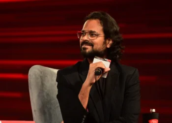 AI vs. Handcraft: Rahul Mishra Asserts Artisanal Skills Will Endure