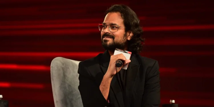 AI vs. Handcraft: Rahul Mishra Asserts Artisanal Skills Will Endure