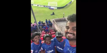 He Became Their Eyes: One Young Man’s Selfless Act at a Football Match Warms Millions of Hearts 2025