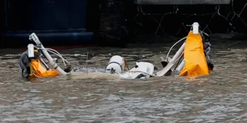 83033880007 20250410 t 222200 z 1192077874 rc 28 vdasttga rtrmadp 3 newyorkcrashhelicopter