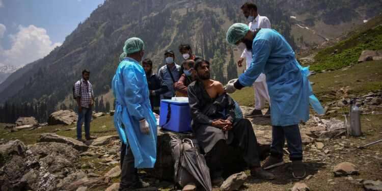 I Saw Peace, Not Fear — Maharashtra Tourist Highlights Kashmir’s Serenity, Slams Godi Media’s Negative Portrayal 2025