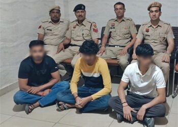 Three Arrested for Dangerous Car Stunts in Gurugram; Vehicles Seized 2025