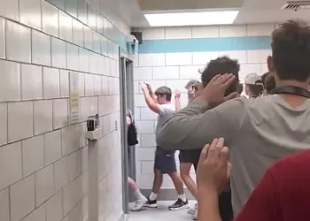 Florida State University Students Used Chewing Gum to Block Windows During School Shooting