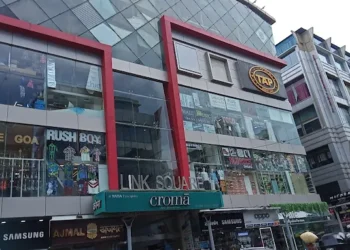 Bandra's Link Square Mall in Croma Store Mumbai - Massive Fire Breaks Out– 2025