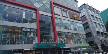 Bandra's Link Square Mall in Croma Store Mumbai - Massive Fire Breaks Out– 2025