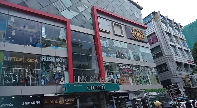 Bandra's Link Square Mall in Croma Store Mumbai - Massive Fire Breaks Out– 2025