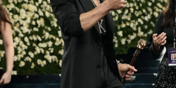 Met Gala 2025: Shah Rukh Khan Makes a Regal Debut, Steals the Spotlight with Style and Charisma