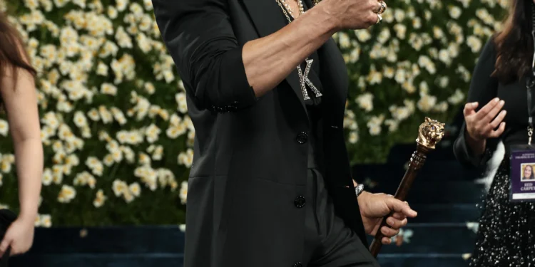 Met Gala 2025: Shah Rukh Khan Makes a Regal Debut, Steals the Spotlight with Style and Charisma