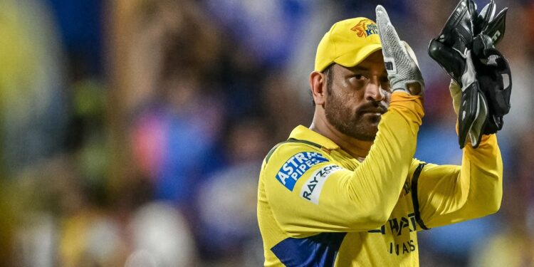 MS Dhoni Still Eyeing Leadership Role? CSK Faces Criticism for Placing Ruturaj Gaikwad in an 'Unsettling' Captaincy Position