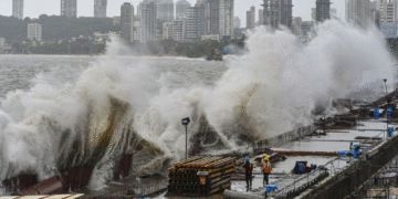 Mumbai Weather Alert: Colaba Records 90mm Above Average Rainfall, City Braces for 4.87m High Tide