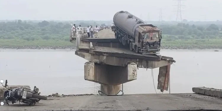 Gujarat Bridge Collapse: 9 Killed as Vehicles Plunge Into River