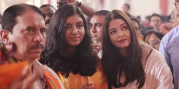 Aishwarya Rai and Daughter Aaradhya at GSB Ganpati Pandal in Mumbai – Selfies & Festive Vibes 31 AUG