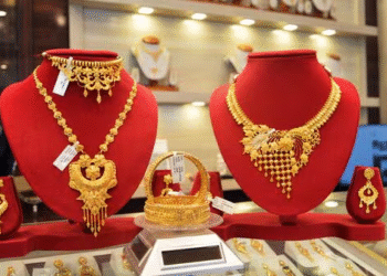 Gold Prices Drop on MCX Ahead of US Inflation Report, Silver Falls by 1%
