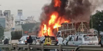 Eight killed, 14 injured in truck accident in Pune