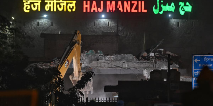 5 Delhi Police personnel injured as anti-encroachment drive near mosque turns violent